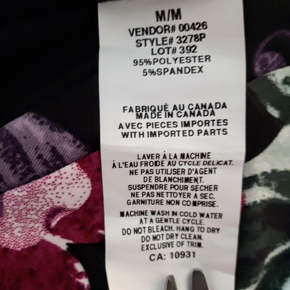 2/$35 SALE LAURA Petite Black Floral Top with Side Pleating. Size M EUC. - Picture 8 of 9